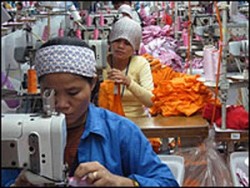 Pekerja Kamboja Tuntut Upah Lebih Tinggi